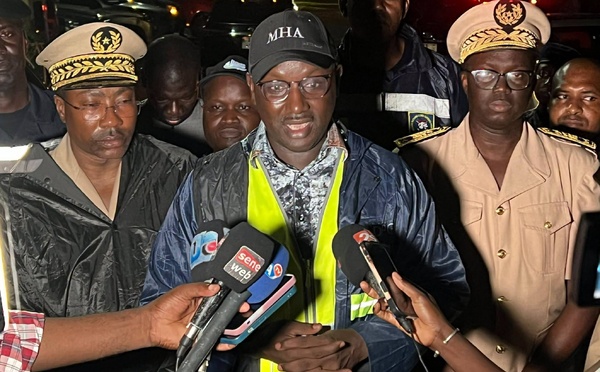 Inondations à Dakar: Cheikh Tidiane Dièye évalue les opérations de pompage sur le terrain