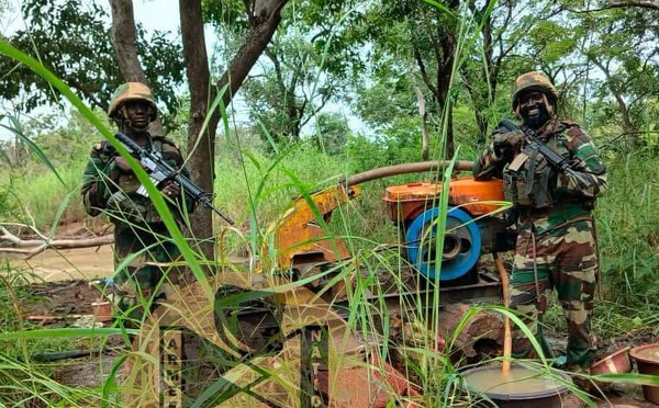 Tambacounda: L'Armée démantèle un site d'orpaillage clandestin sur la Falémé et saisit un important matériel