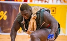 Franc terrasse Eumeu Sène et confirme sa suprématie dans l’arène sénégalaise