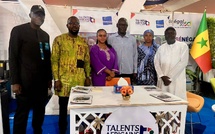 FIDAK 2025: visite du Directeur des activités socio-éducatives du Ministère de la Jeunesse et des Sports au stand de l’ASEPEX