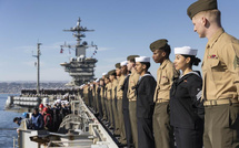 Iran: trois soldats américains tués, le porte-avions Abraham-Lincoln visé