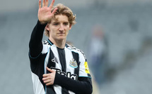 Mercato: Le FC Barcelone frappe un grand coup et s'offre l'attaquant anglais Anthony Gordon pour 80 millions d'euros