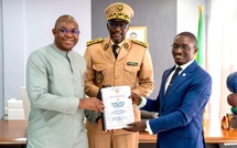 GOUVERNEMENT &amp; RÉFORMES : Passation de service officielle au Ministère de la Fonction publique entre Olivier Boucal et Mamadou Lamine Dianté !