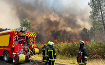 Incendies en France: Situation critique en Gironde, 55 000 nouvelles évacuations ordonnées et un record historique de surfaces brûlées
