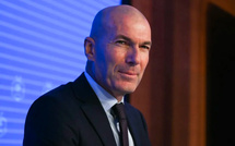 Zinédine Zidane nommé sélectionneur de l'équipe de France, en succession de Didier Deschamps