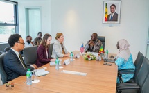 Technologie &amp; Diplomatie / Dakar: La Chargée d'affaires américaine Jennifer Davis Paguada rencontre le Ministre Samba Diouf