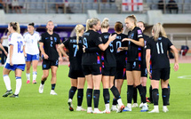 Éliminatoires Mondial féminin : Les Lionnes d'Angleterre écrasent la Grèce 5-0 et filent vers la qualification